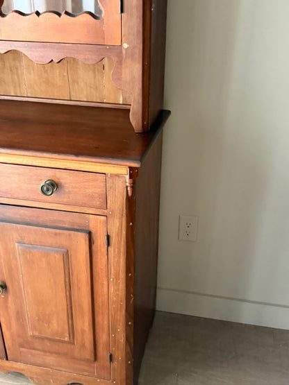 Federal pine two piece hutch