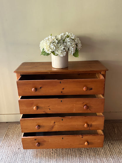 Pine dresser