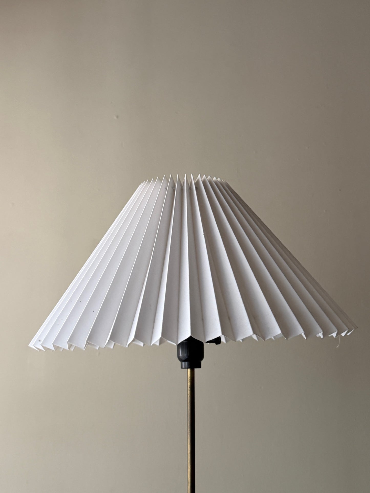 Scandinavian floor lamp