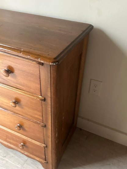 Pine cottage dresser