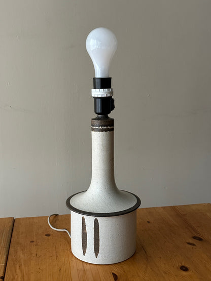 Axella stoneware lamp