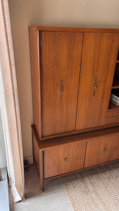 Walnut One Piece Hutch