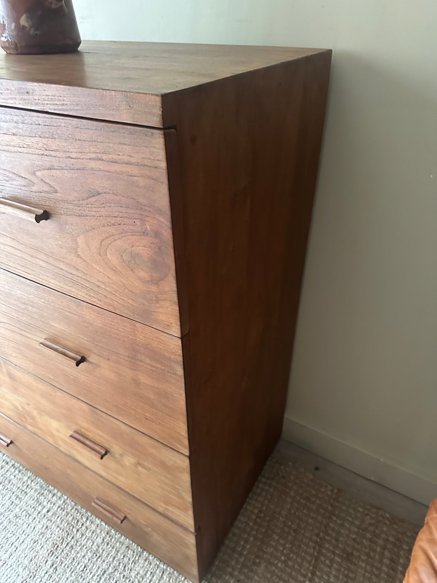 Pine dresser
