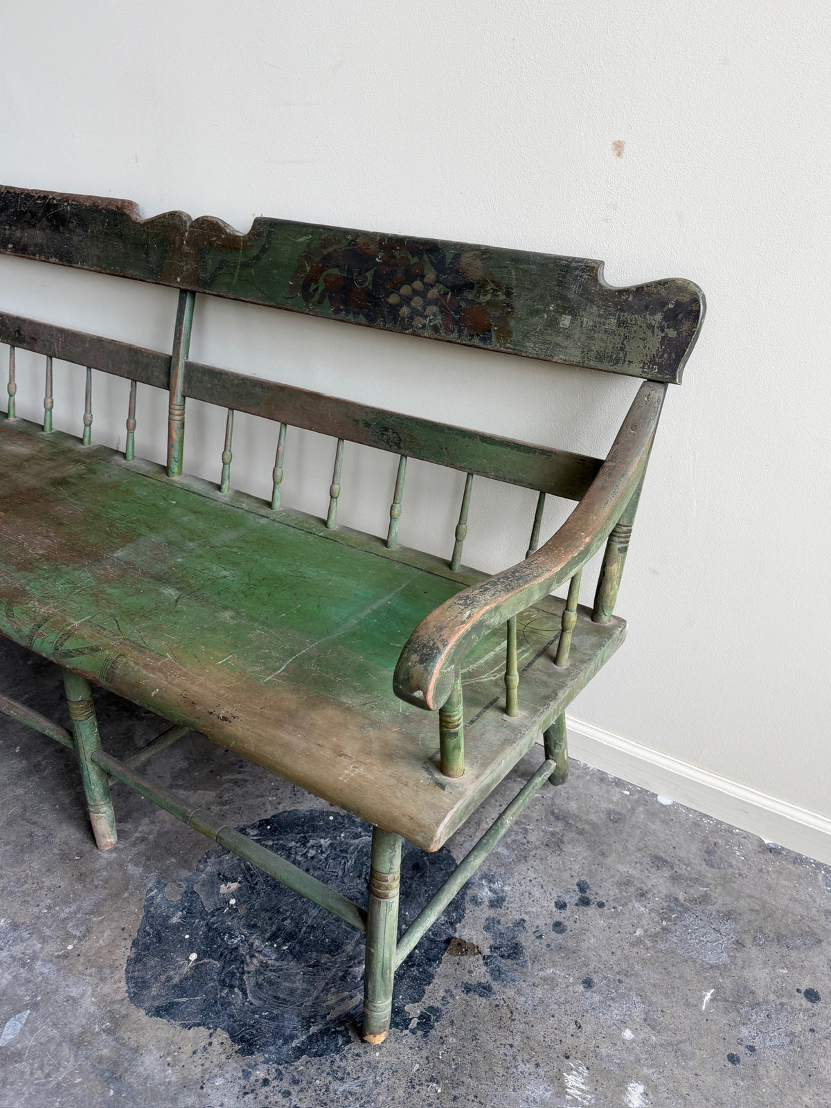 Pennsylvania green painted pine bench