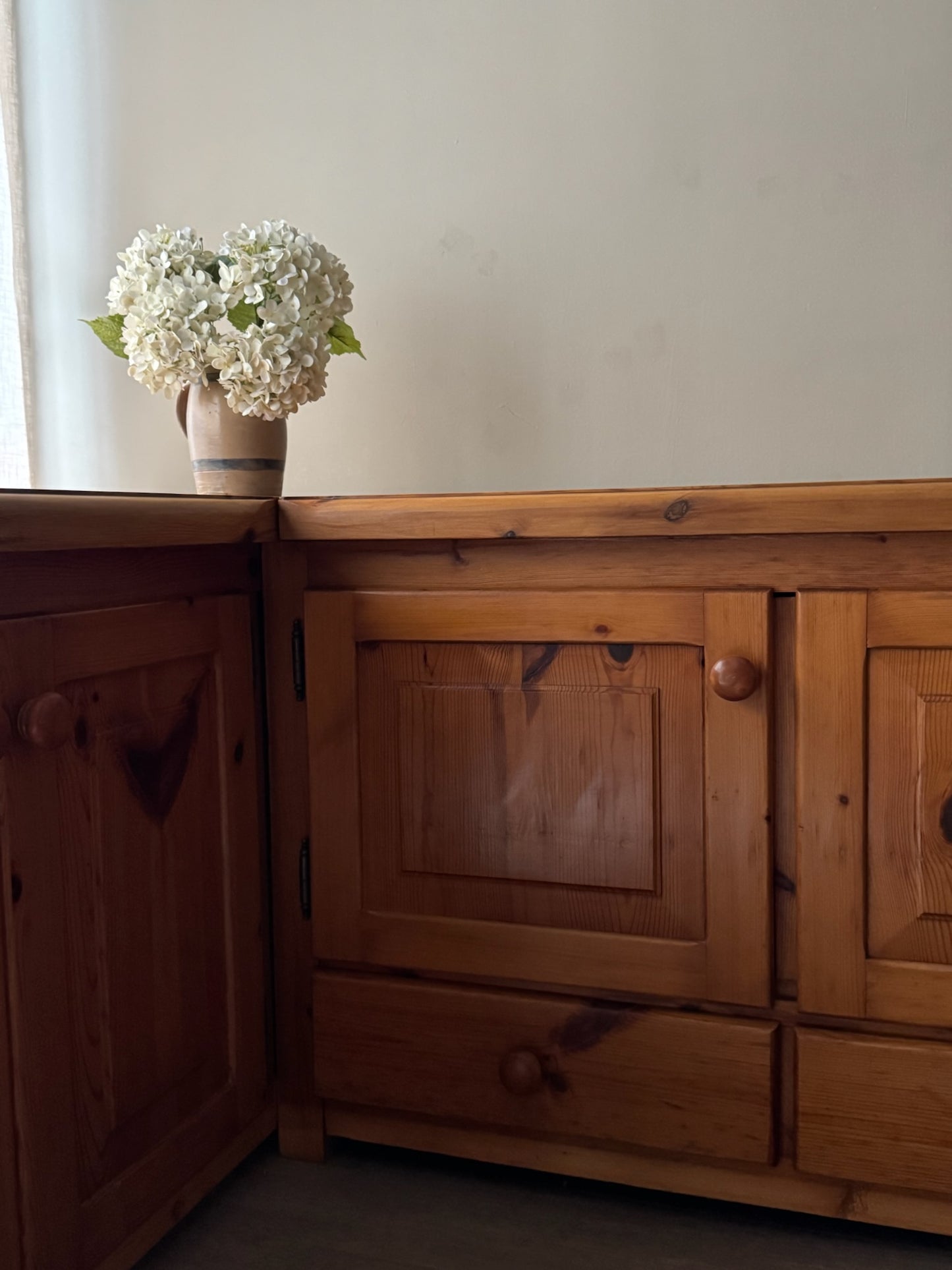 Scandinavian pine L-shaped counter