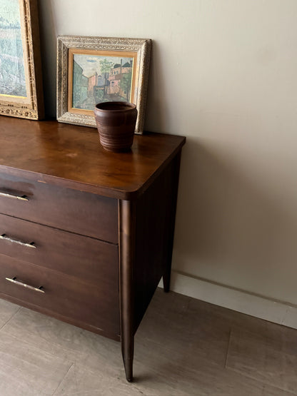 Broyhill walnut 6 drawer dresser