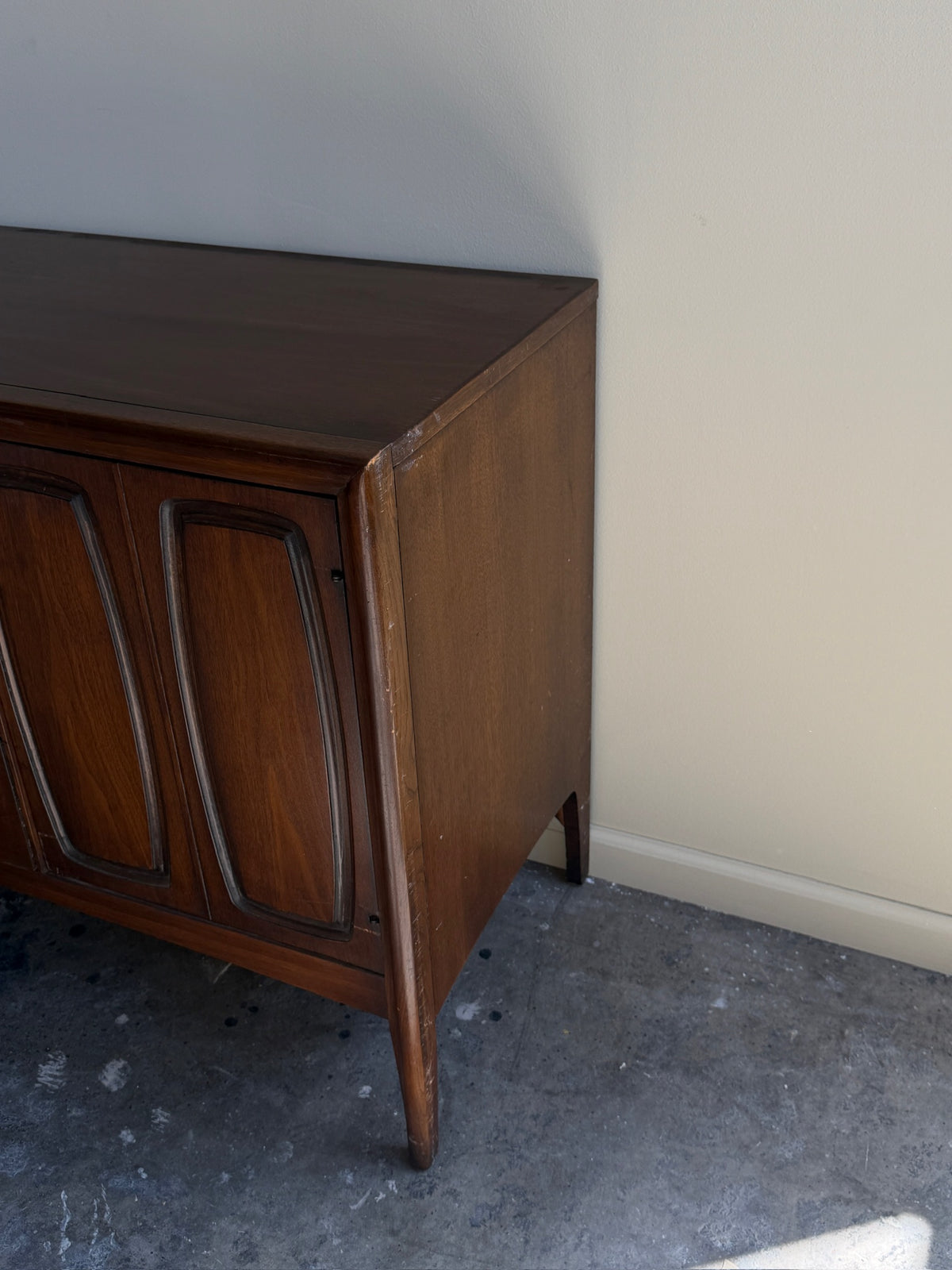 Broyhill walnut 9 drawer dresser