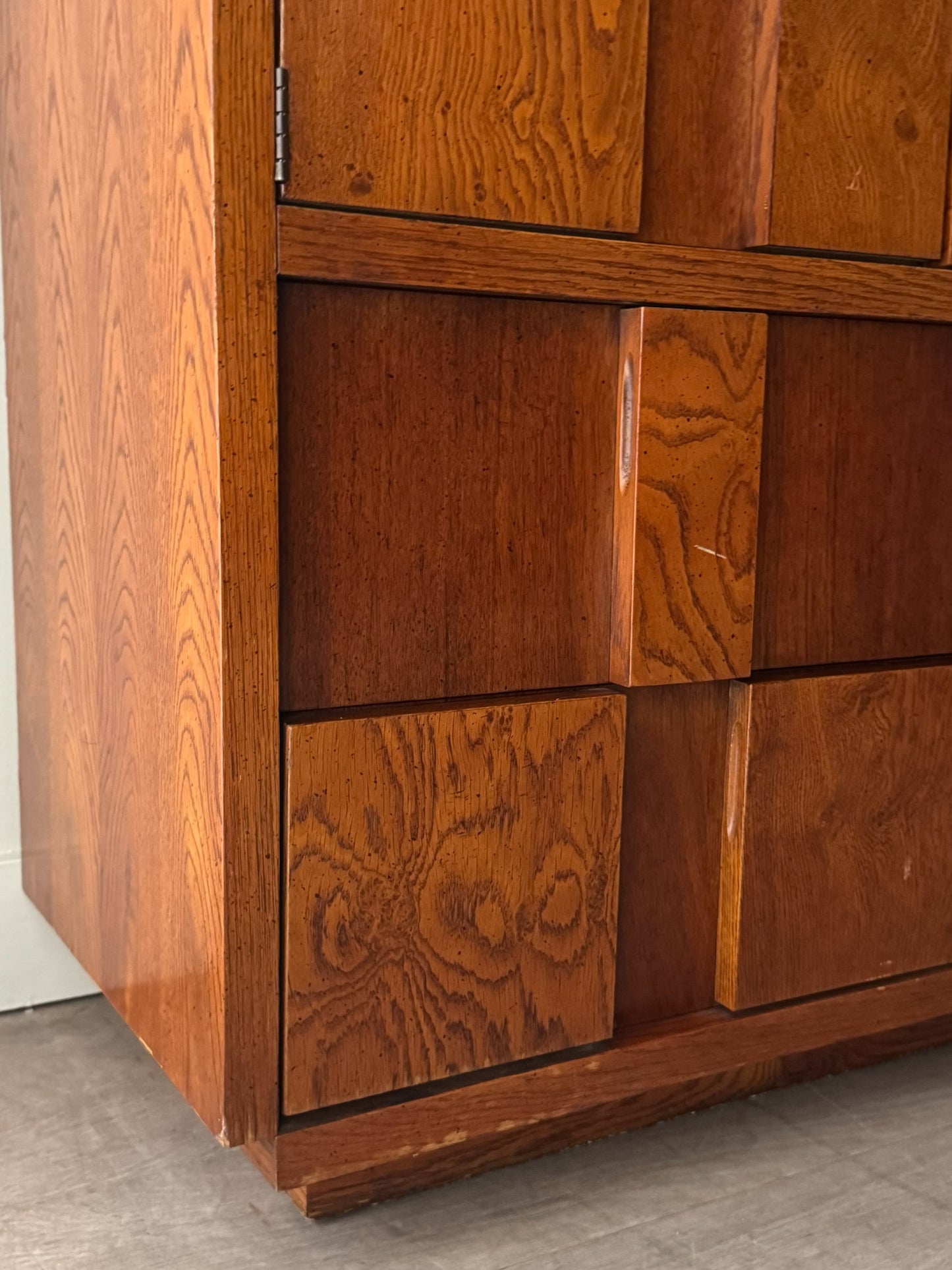 Lane walnut linen press