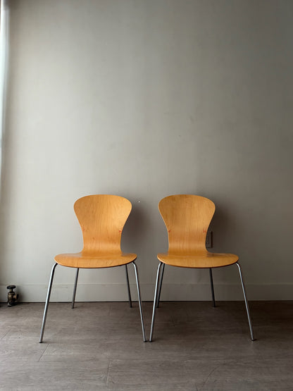 Knoll Studio Sprite Chairs by Ross Lovegrove. Sold in pairs.