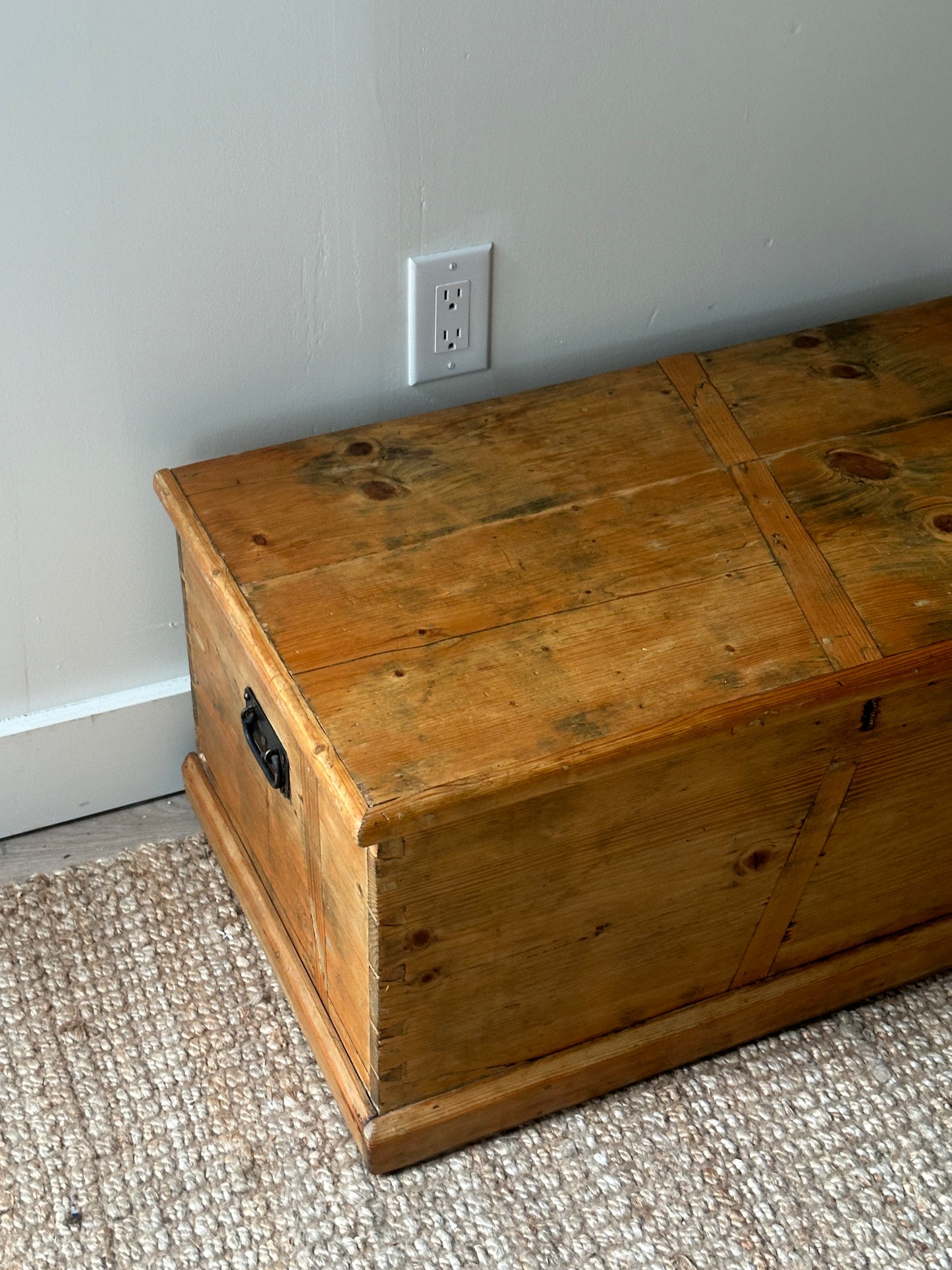 Pine chest