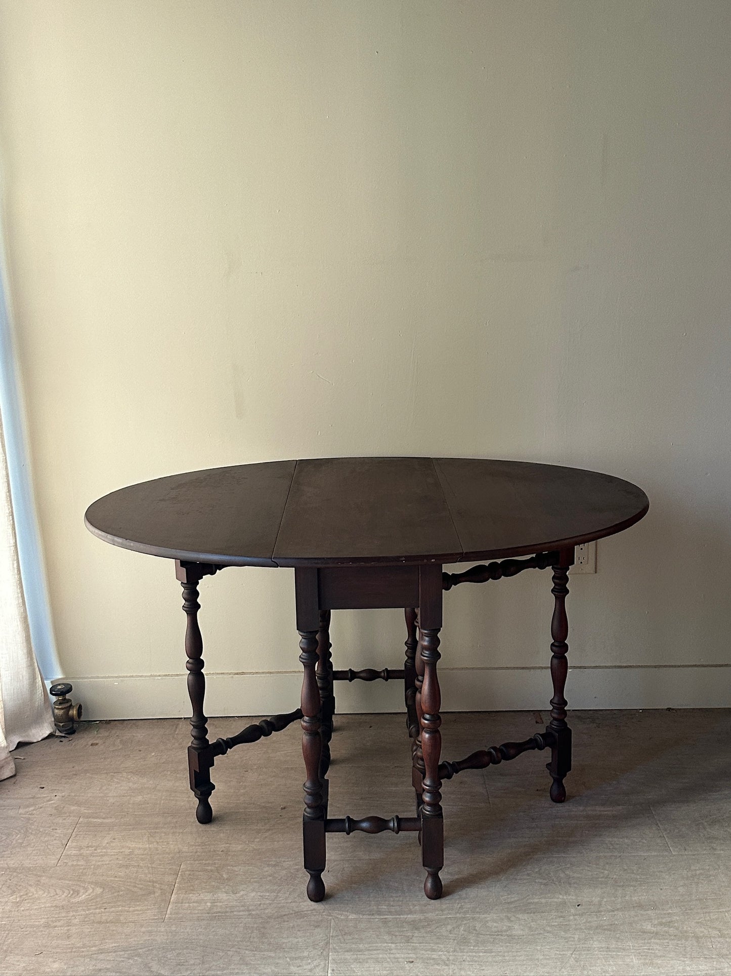 William & Mary mahogany gate leg table