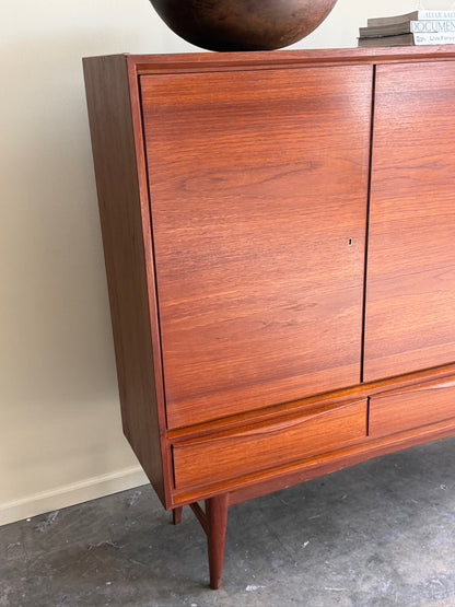 Wappenmobel German teak sideboard