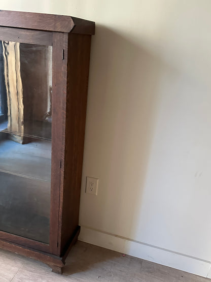 Mission display cabinet