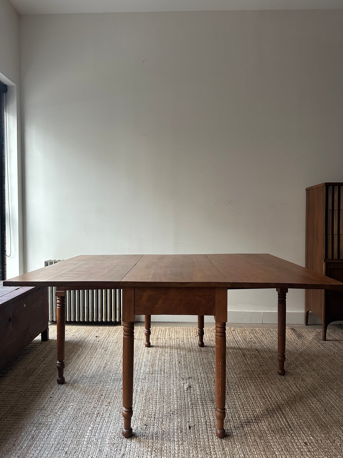 Sheraton walnut drop leaf