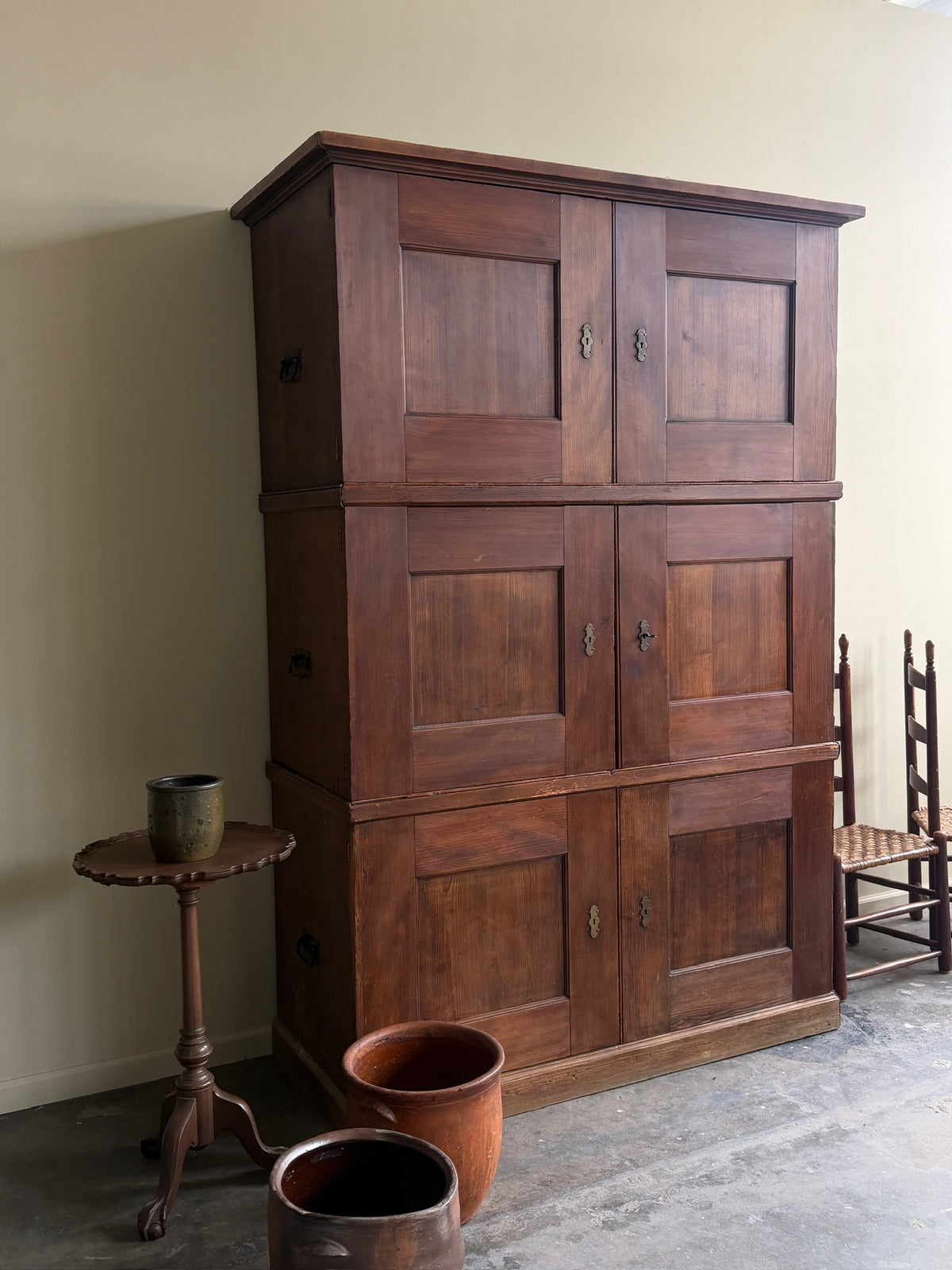 Pine three-piece linen press