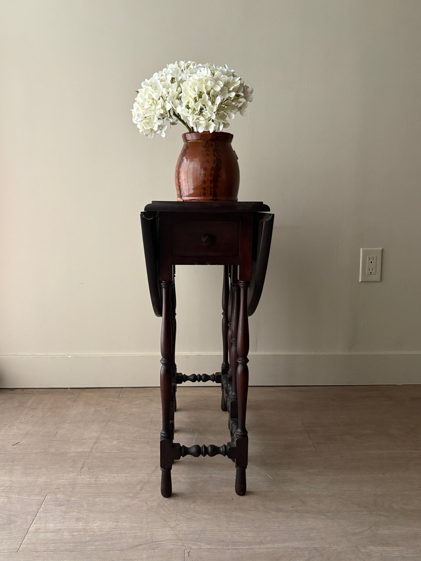 William & Mary mahogany drop leaf table