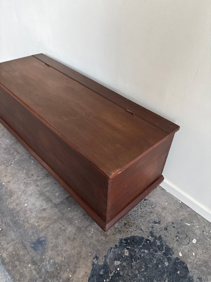 Pennsylvania Sheraton pine chest