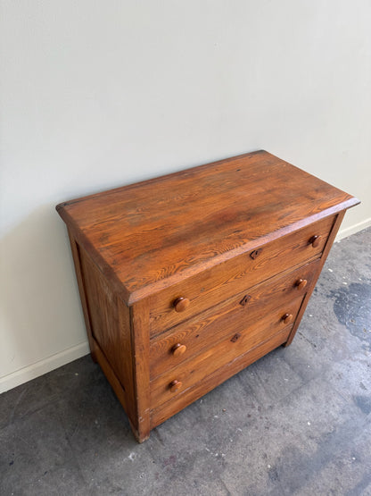 Pine 3 drawer dresser