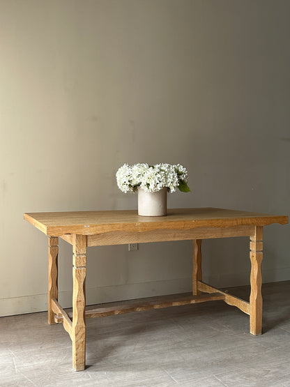 Pine dining table with extensions