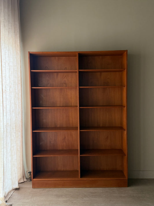 Hundevad Danish teak shelving unit