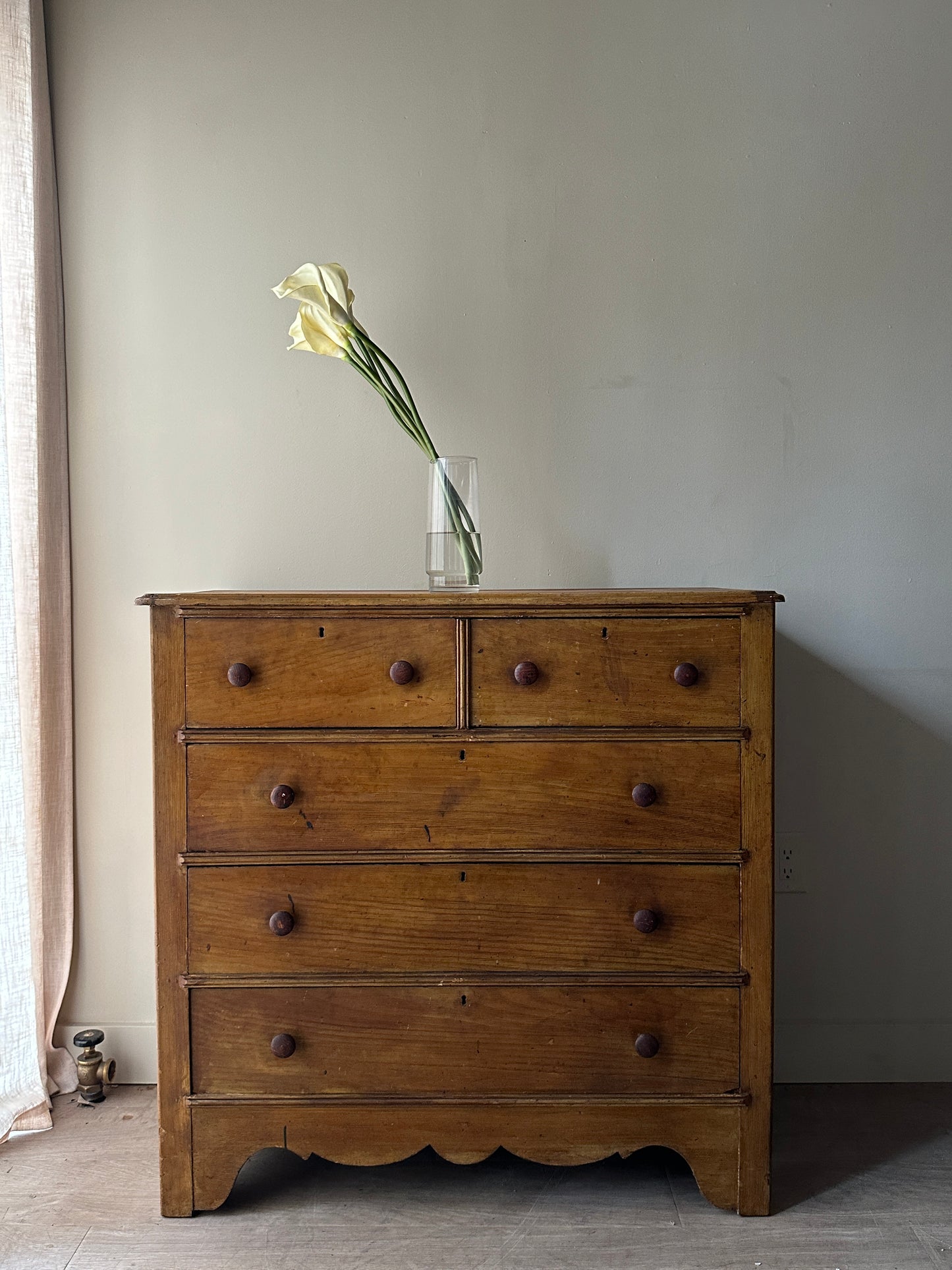 Cottage pine dresser