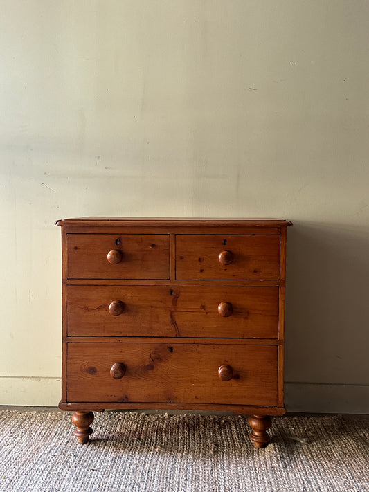 Pine dresser