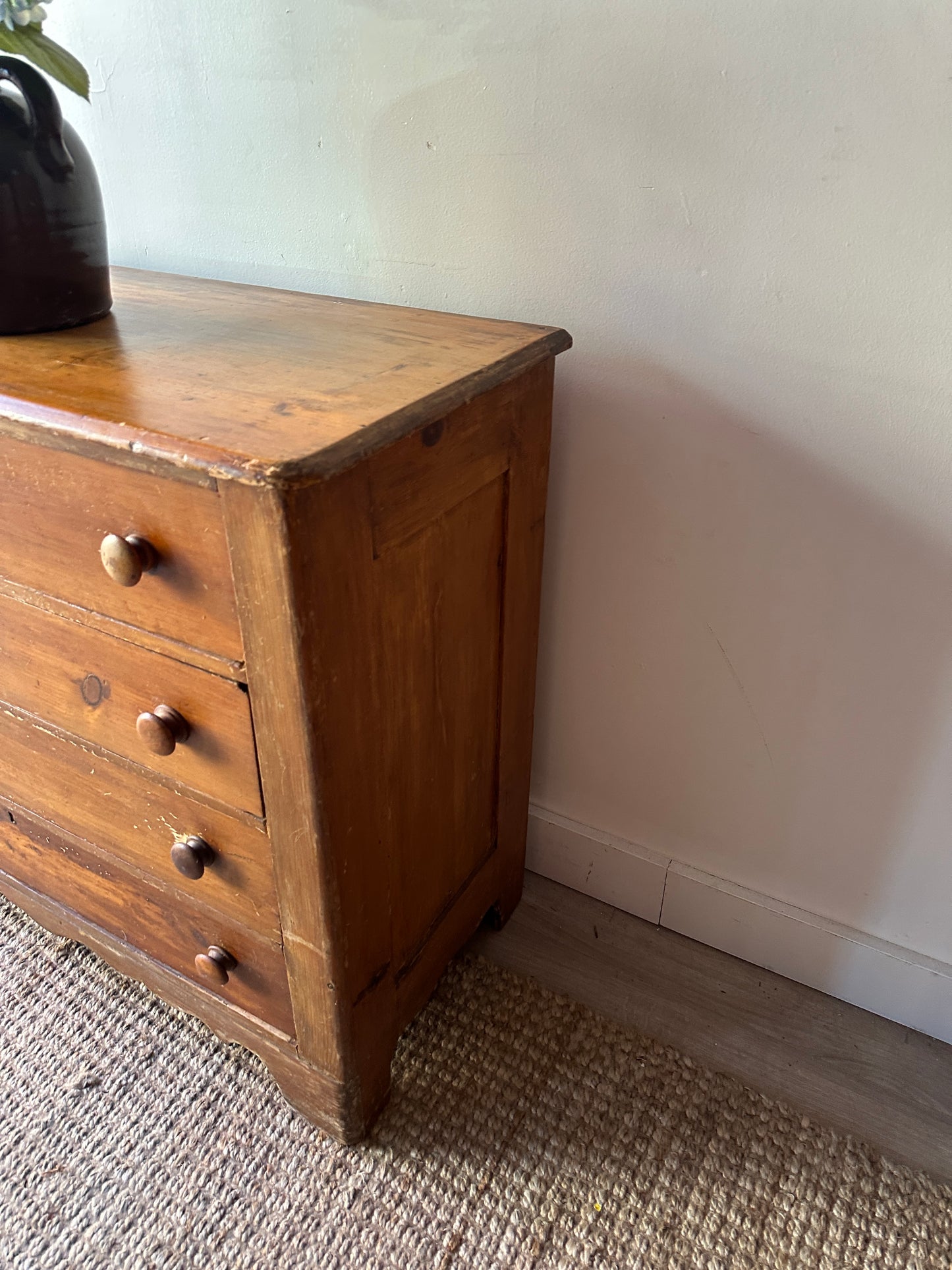 Cottage pine dresser