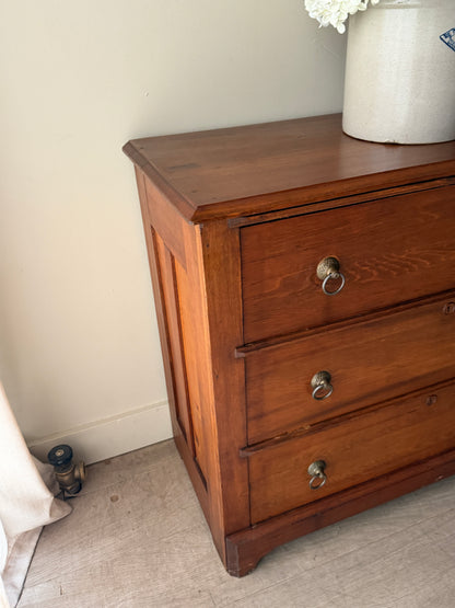 Pine 3 drawer dresser