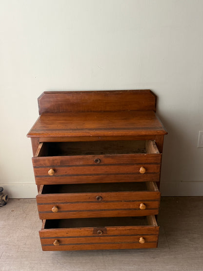 Small pine dresser
