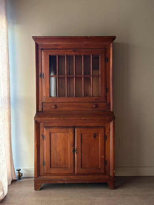 Pine hutch