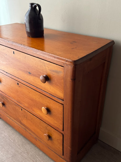 Pine 3 drawer dresser
