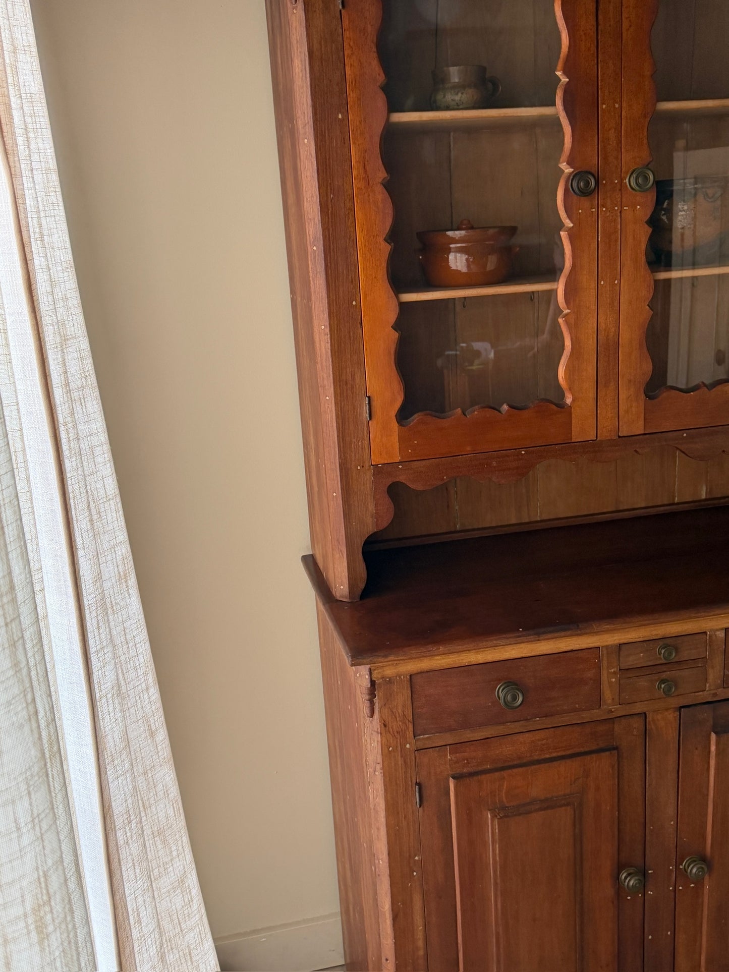 Federal pine two piece hutch