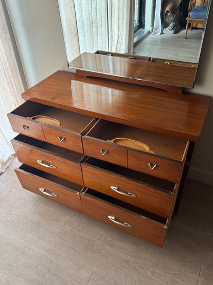 Walnut 6 drawer dresser with mirror