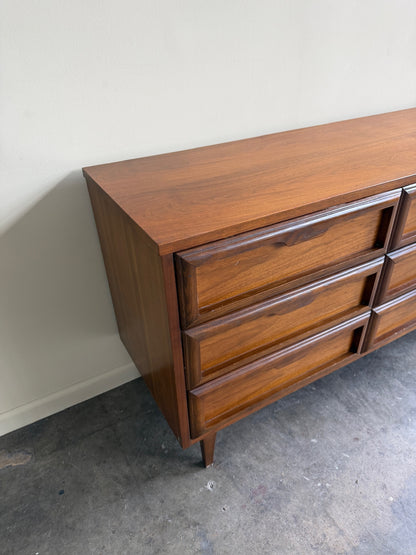 Bassett walnut 9 drawer dresser