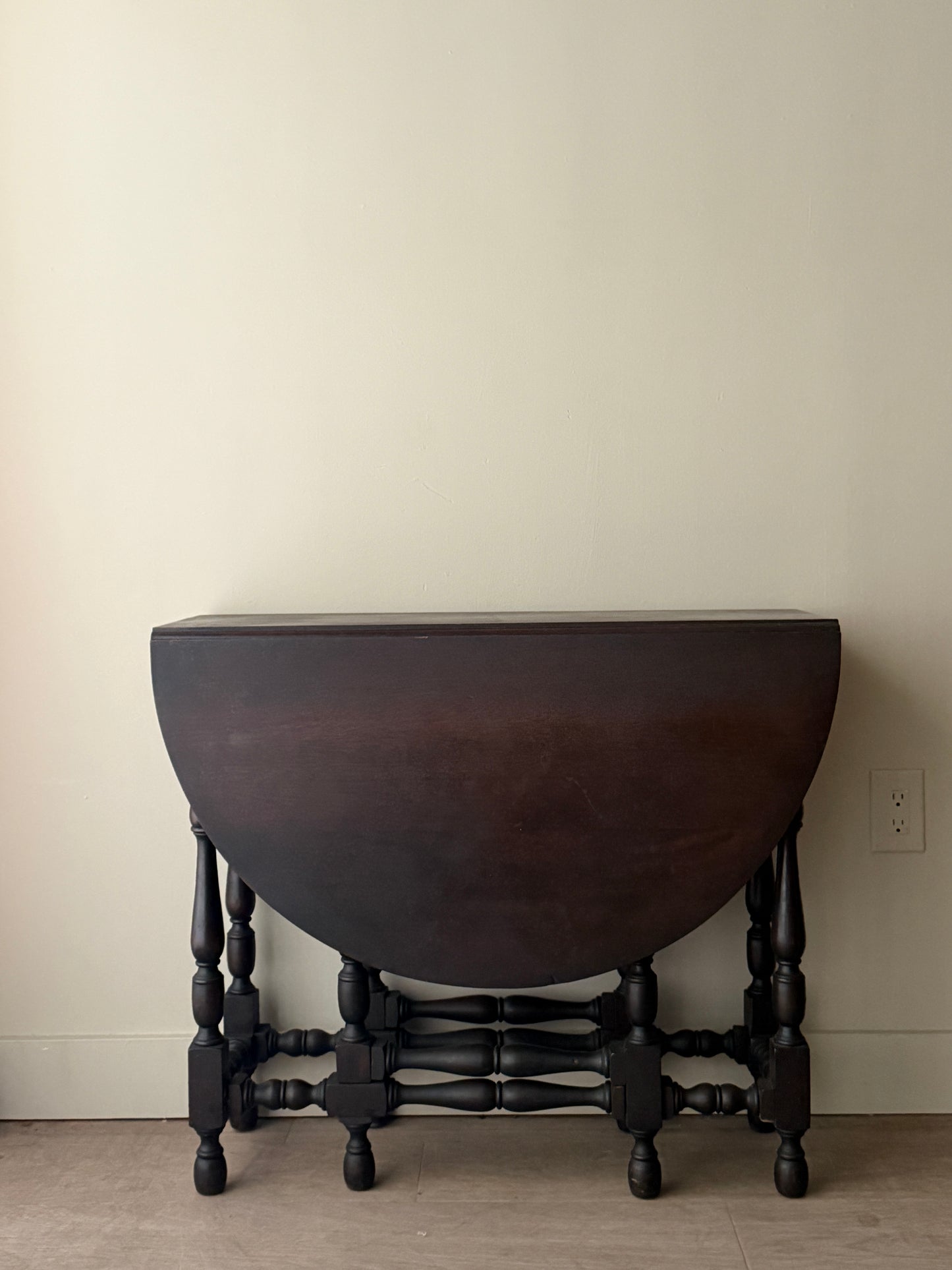Oak gate leg table