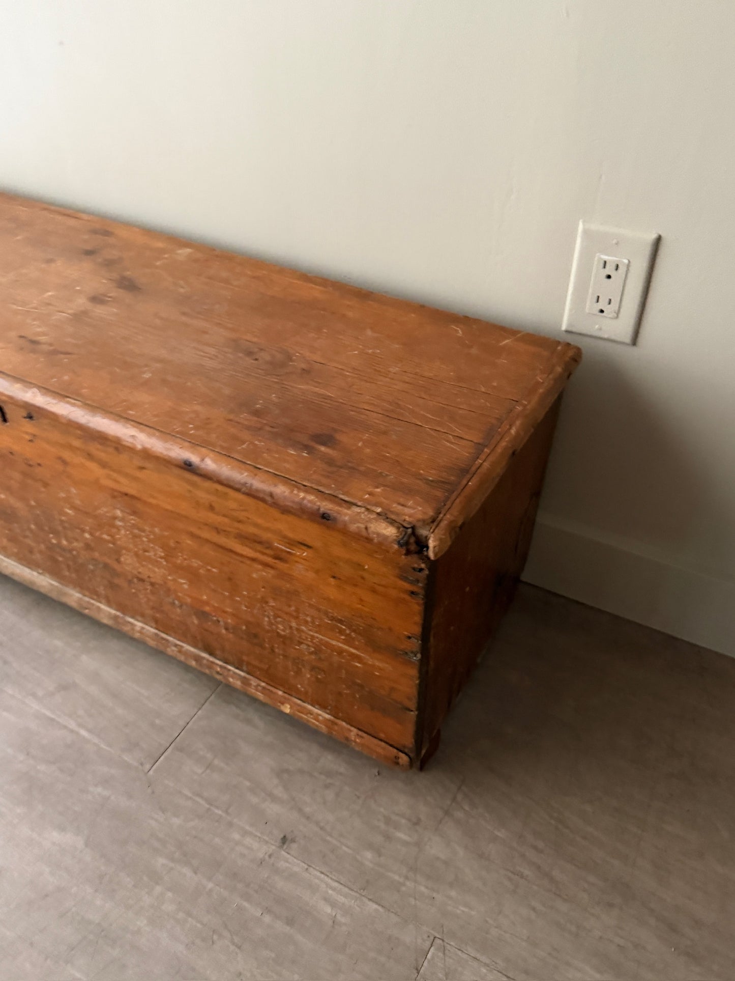 Pine blanket chest