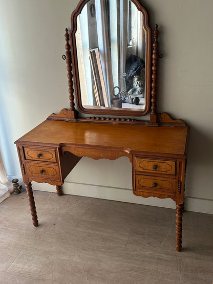 Maple vanity
