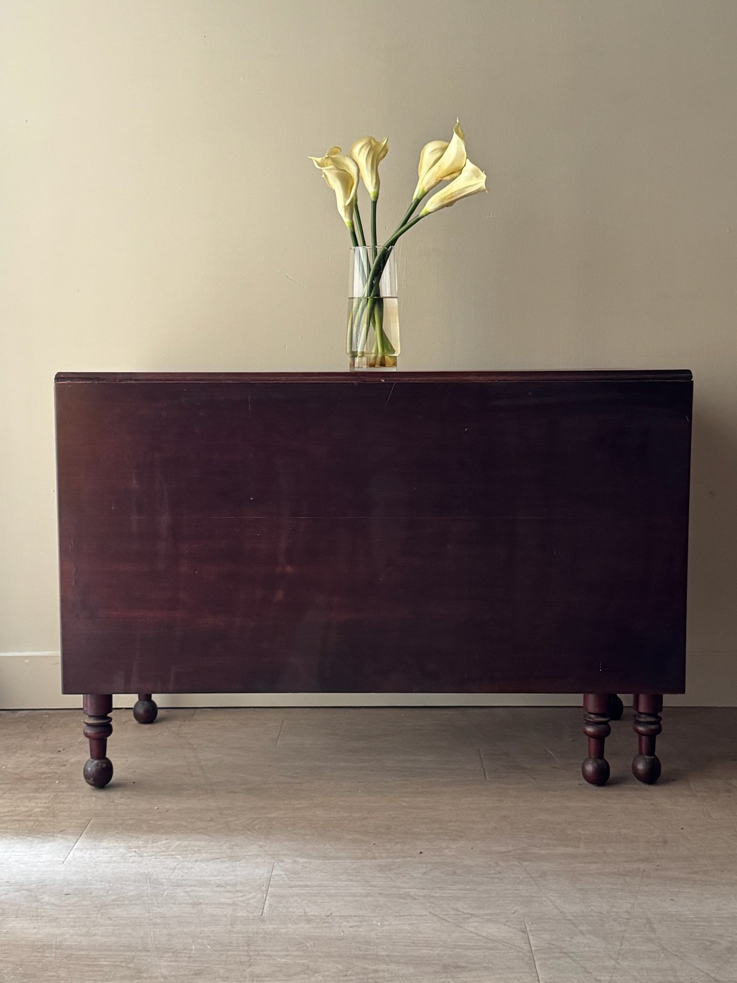 Pennsylvania Sheraton walnut single drop leaf table