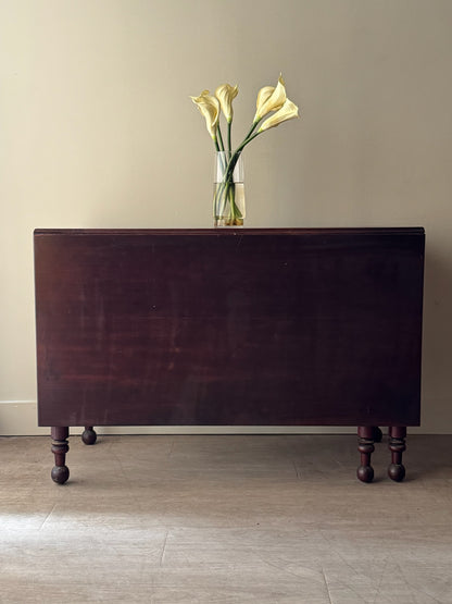 Pennsylvania Sheraton walnut single drop leaf table
