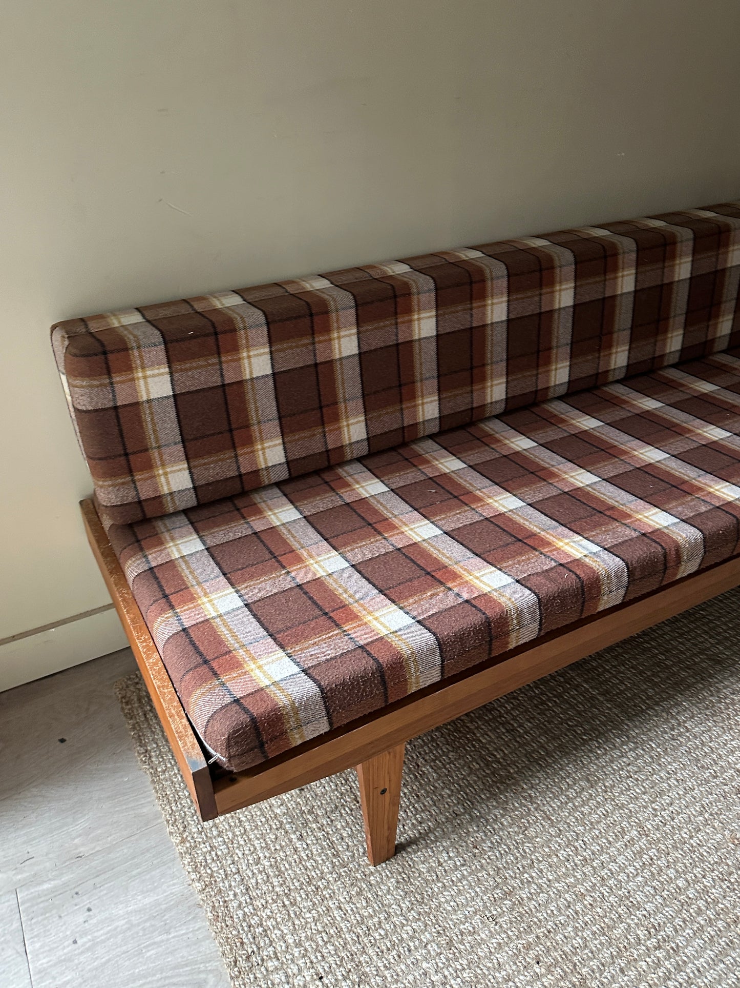 Expanding oak daybed with original upholstery