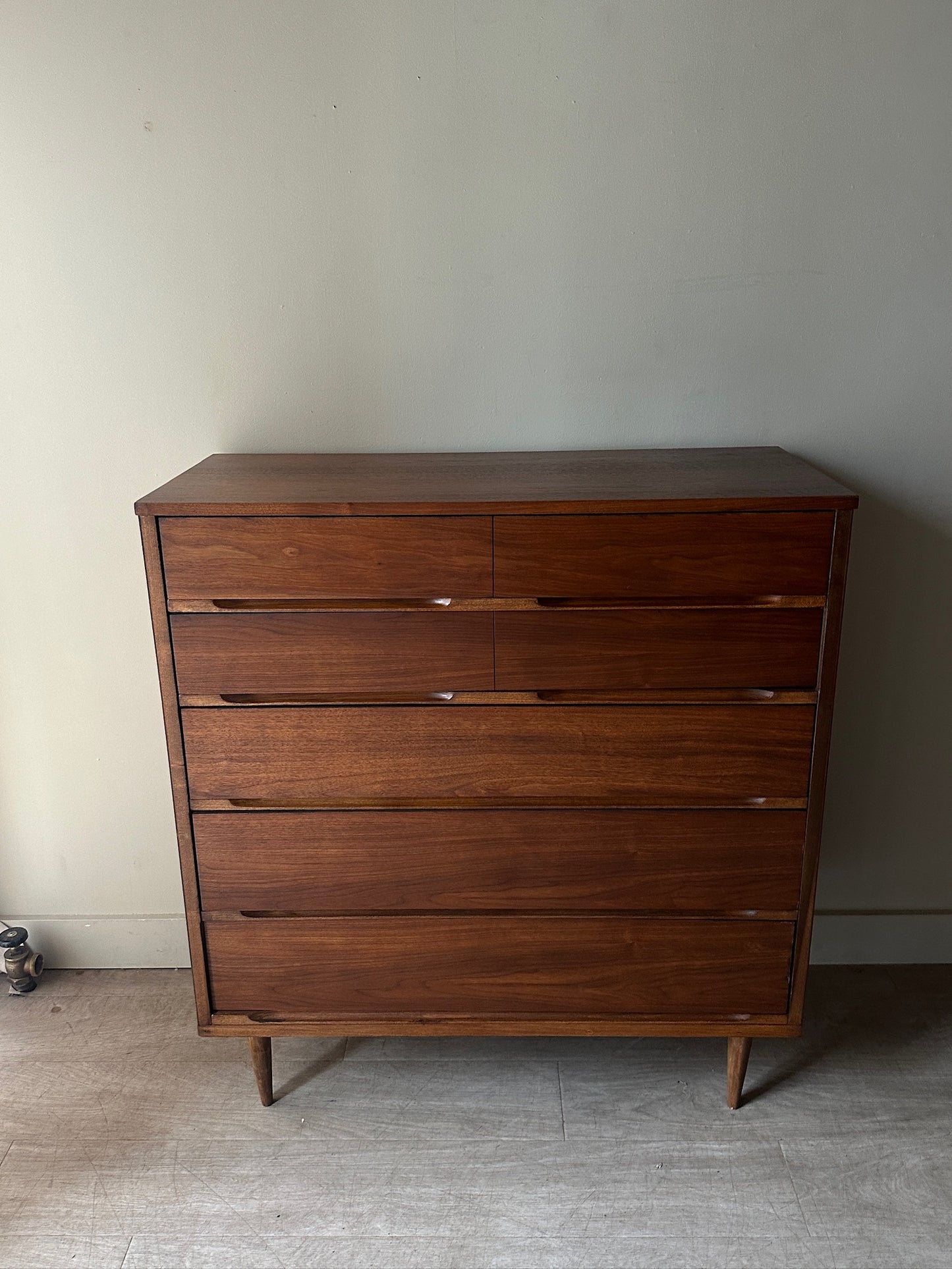 Walnut 5 drawer dresser