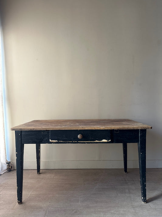 French farmhouse dining table