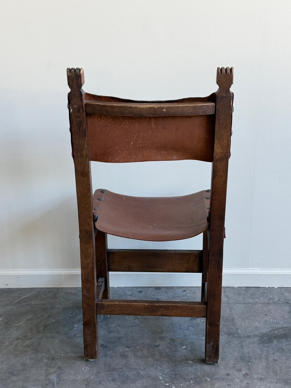 Navarro Argudo Oak and Leather dining chairs (sold individually)