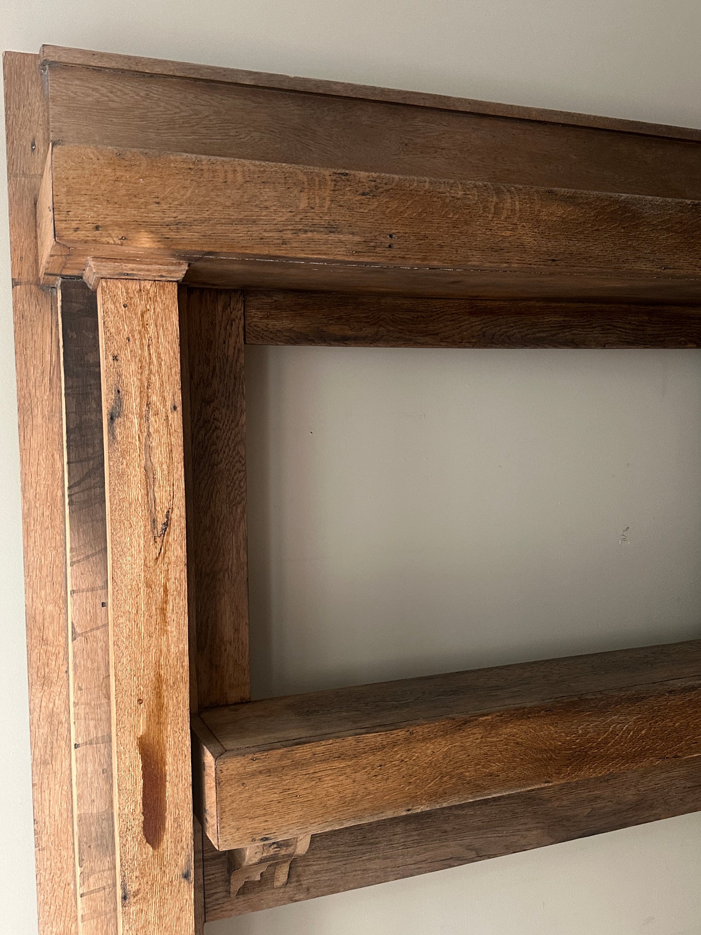Oak mantle