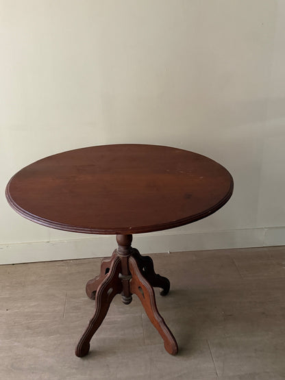 Victorian walnut parlor table