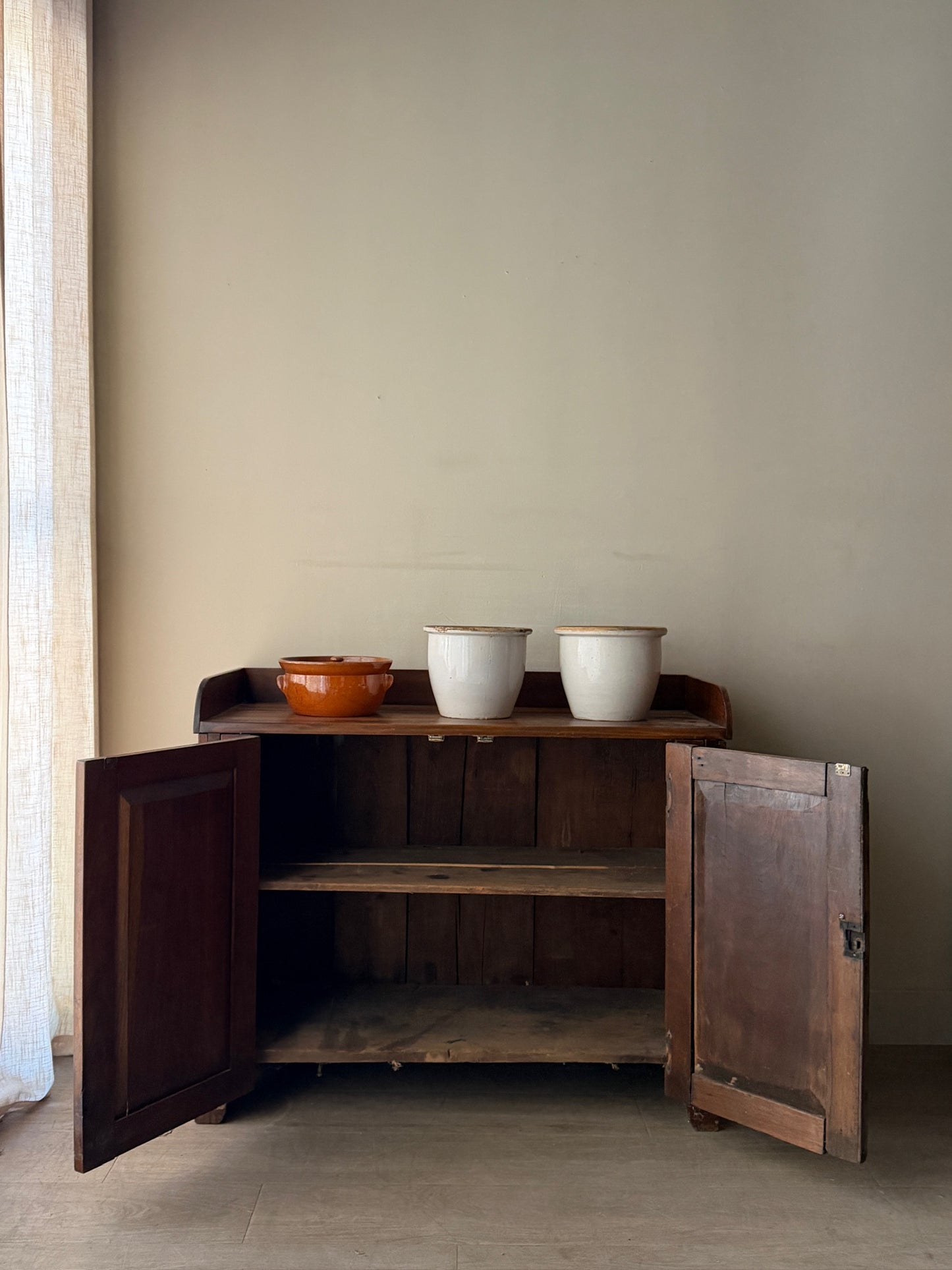 Pine dry sink