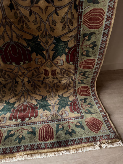 Northern Indian Arts & Crafts rug