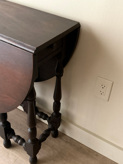 Oak gate leg table