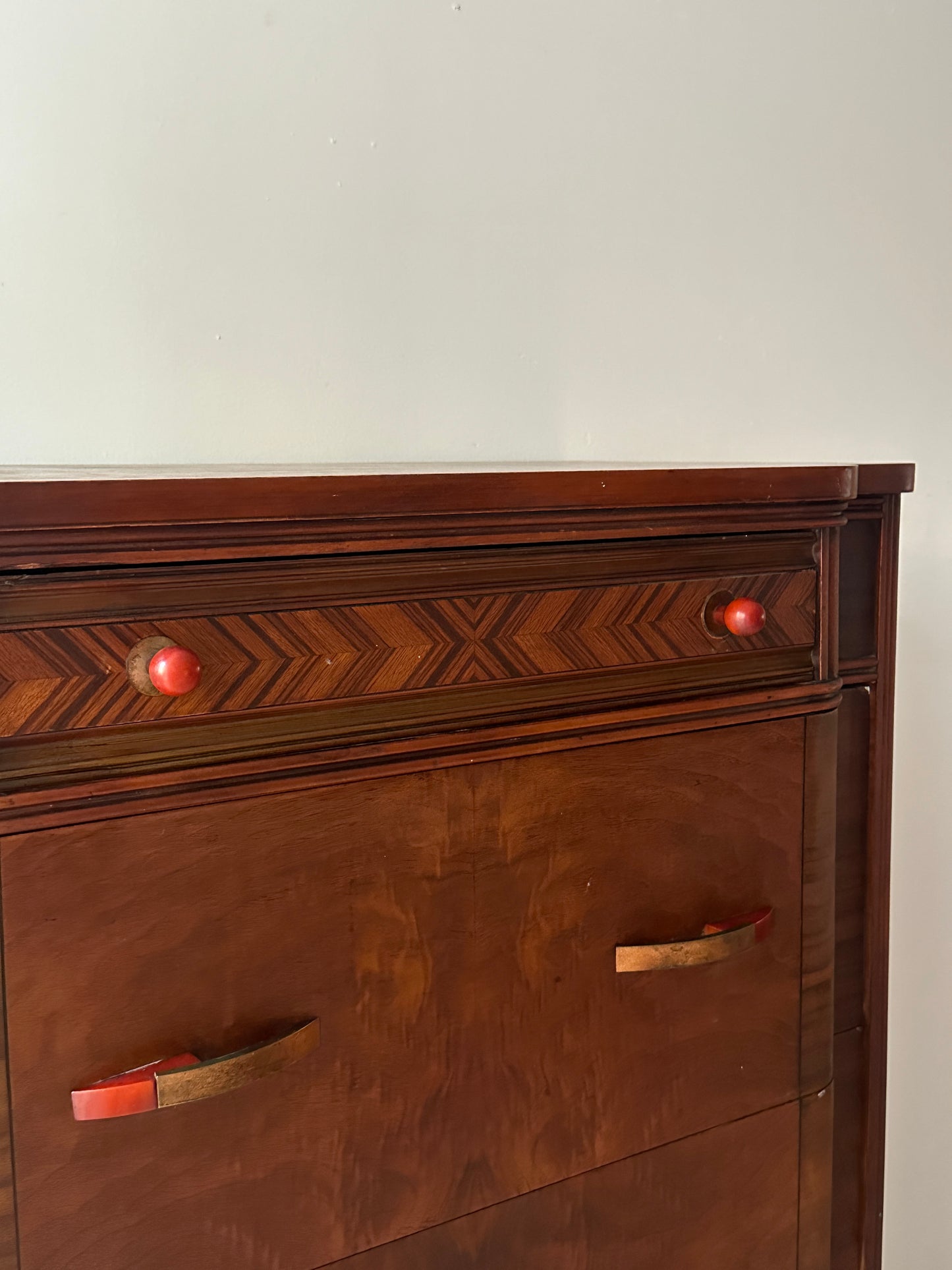 Art deco dresser