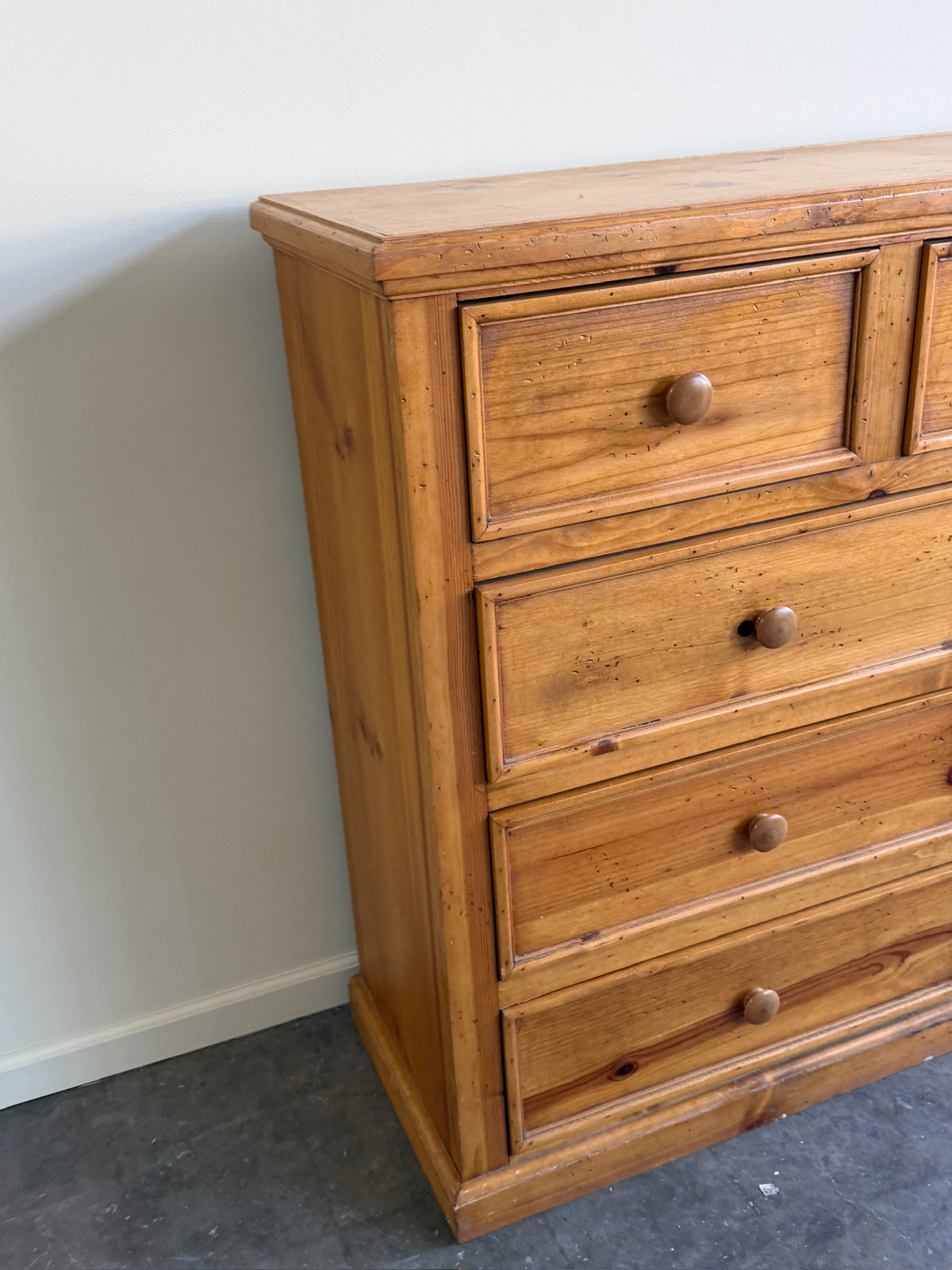 Pine 9 drawer dresser